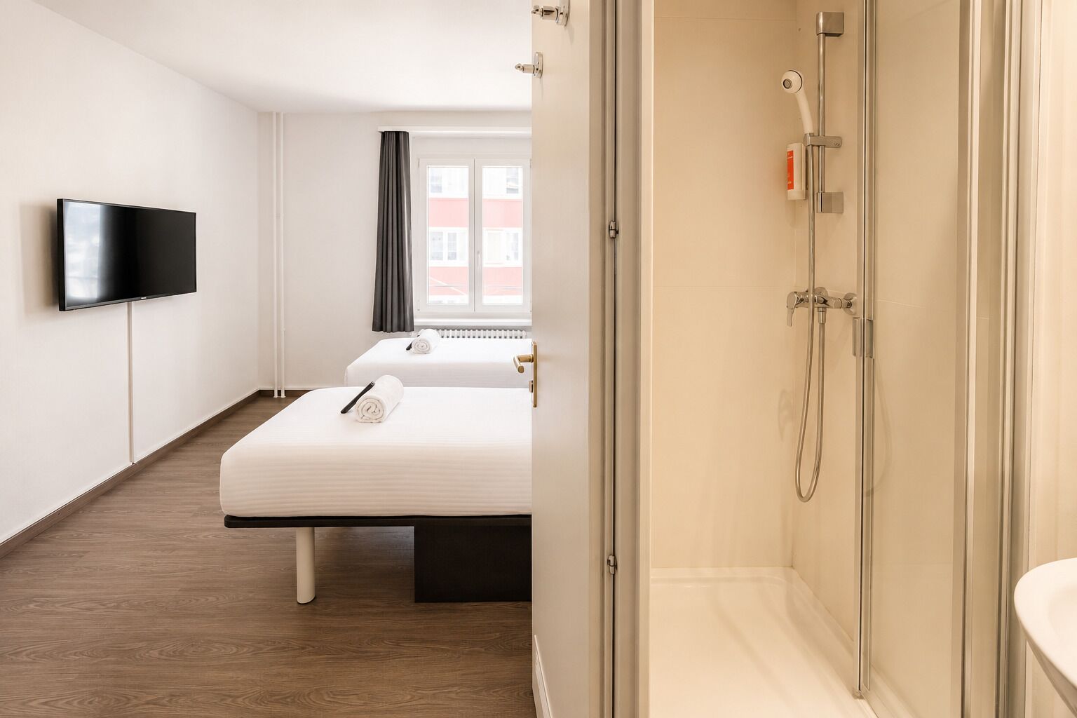 City Twin Room, 2 Single Beds, Non Smoking | Free WiFi, bed sheets