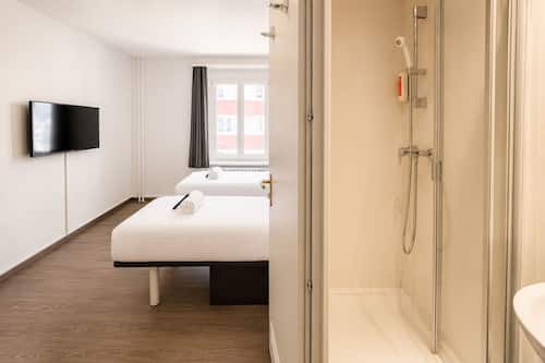 City Twin Room, 2 Twin Beds, Non Smoking | Free WiFi, bed sheets