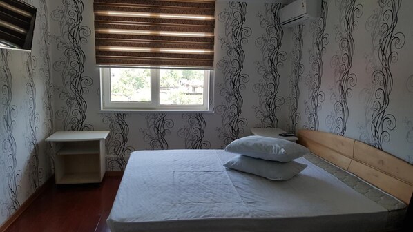 Insonorización, tabla de planchar con plancha y camas extra gratis 