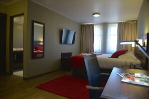 In-room safe, desk, soundproofing, free WiFi - Hotel Manso de Velasco (San Fernando)