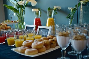 Free daily buffet breakfast