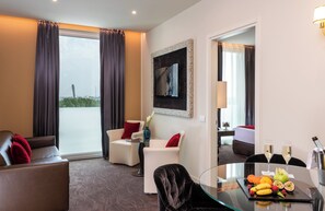 1 soverom, minibar, safe på rommet og skrivebord