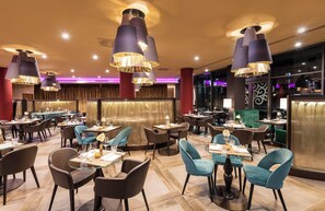 Breakfast, lunch and dinner served - Leonardo Royal Hotel Venice Mestre (Mestre)