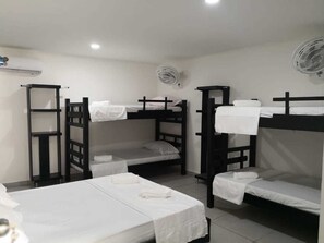Family Room, Multiple Beds, Non Smoking | Egyptian cotton sheets, premium bedding, in-room safe, free WiFi - Hotel Playa y Café (Santa Marta)