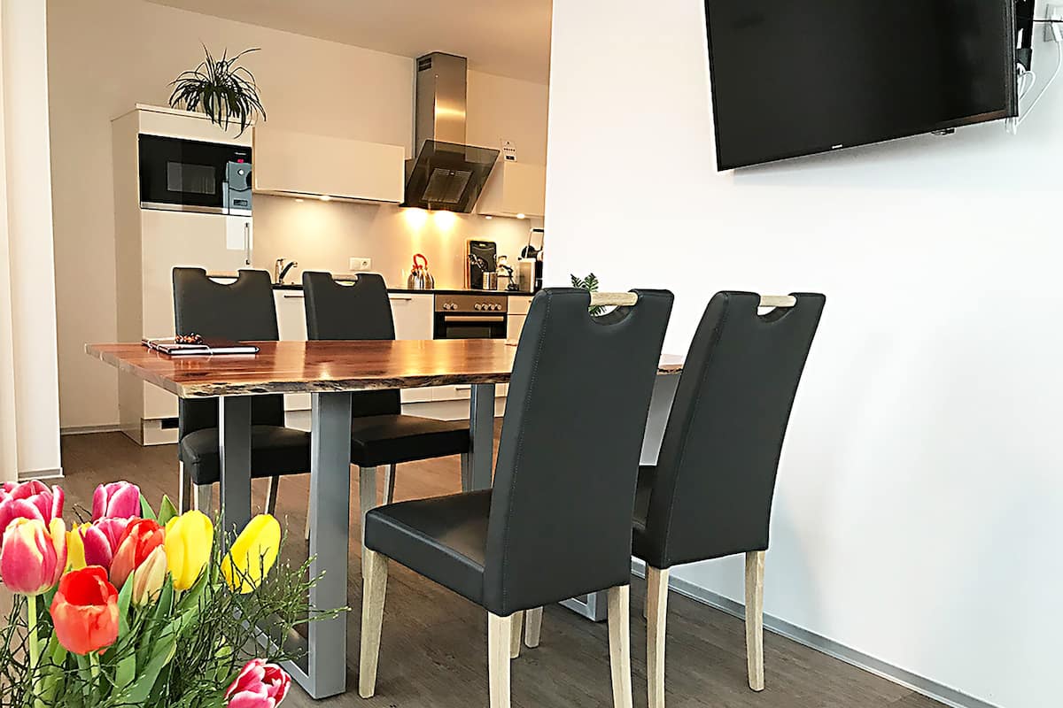 Apartment, 2 Bedrooms, Balcony (TOP 3) | In-room dining