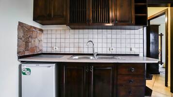 家庭套房, 1 間臥室 | 私人廚房 | 電冰箱、鍋具/餐盤/廚房用品