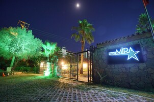 Entrada al alojamiento