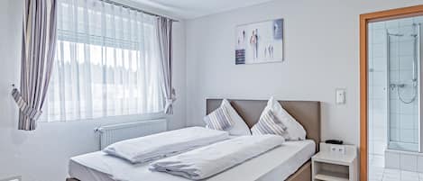 Double Room | In-room safe, desk, laptop workspace, iron/ironing board