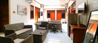 Premium Senen Guesthouse - Female Only