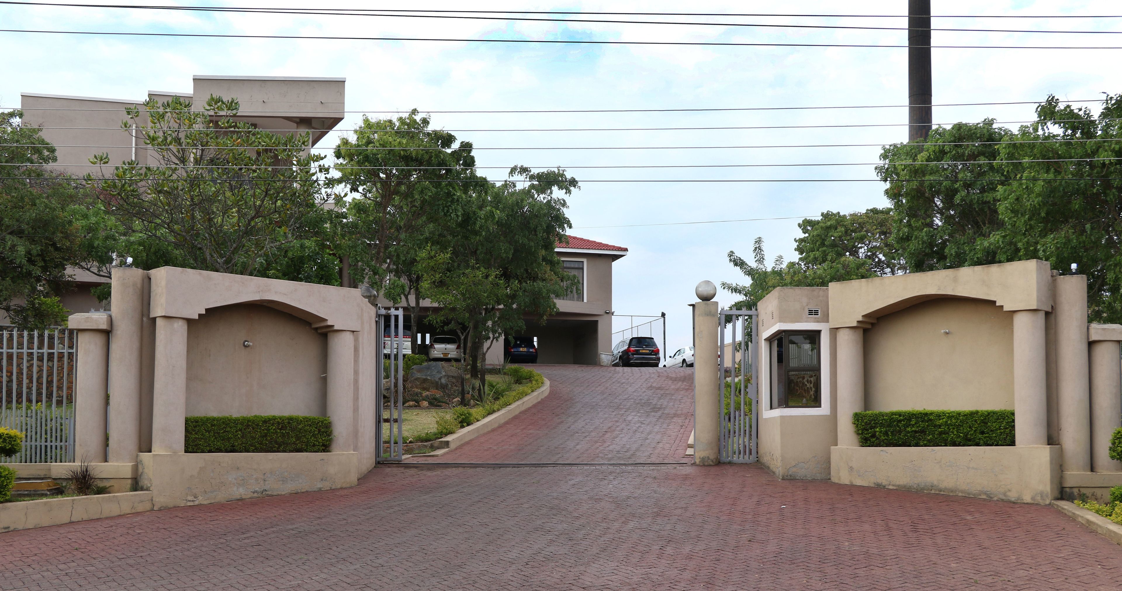 Entrada de la propiedad