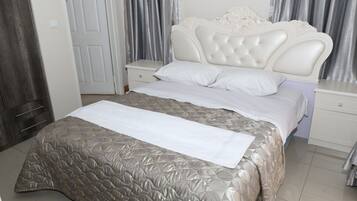 Apartment, 2 Queen Beds, Accessible, Pool View | Iron/ironing board, free WiFi, bed sheets, wheelchair access