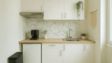 3 Zimmer Wohnung ( 2 Schlafzimmer, 1 Wohnzimmer) | Eigene Küche | Wasserkocher mit Kaffee-/Teezubehör, Wasserkocher, Esstisch