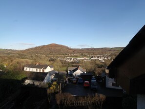 Balcony view - The Philog 3 Bedroom Home by Cardiff Holiday Homes (Cardiff)