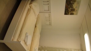 Apartment, 2 Bedrooms | Living room