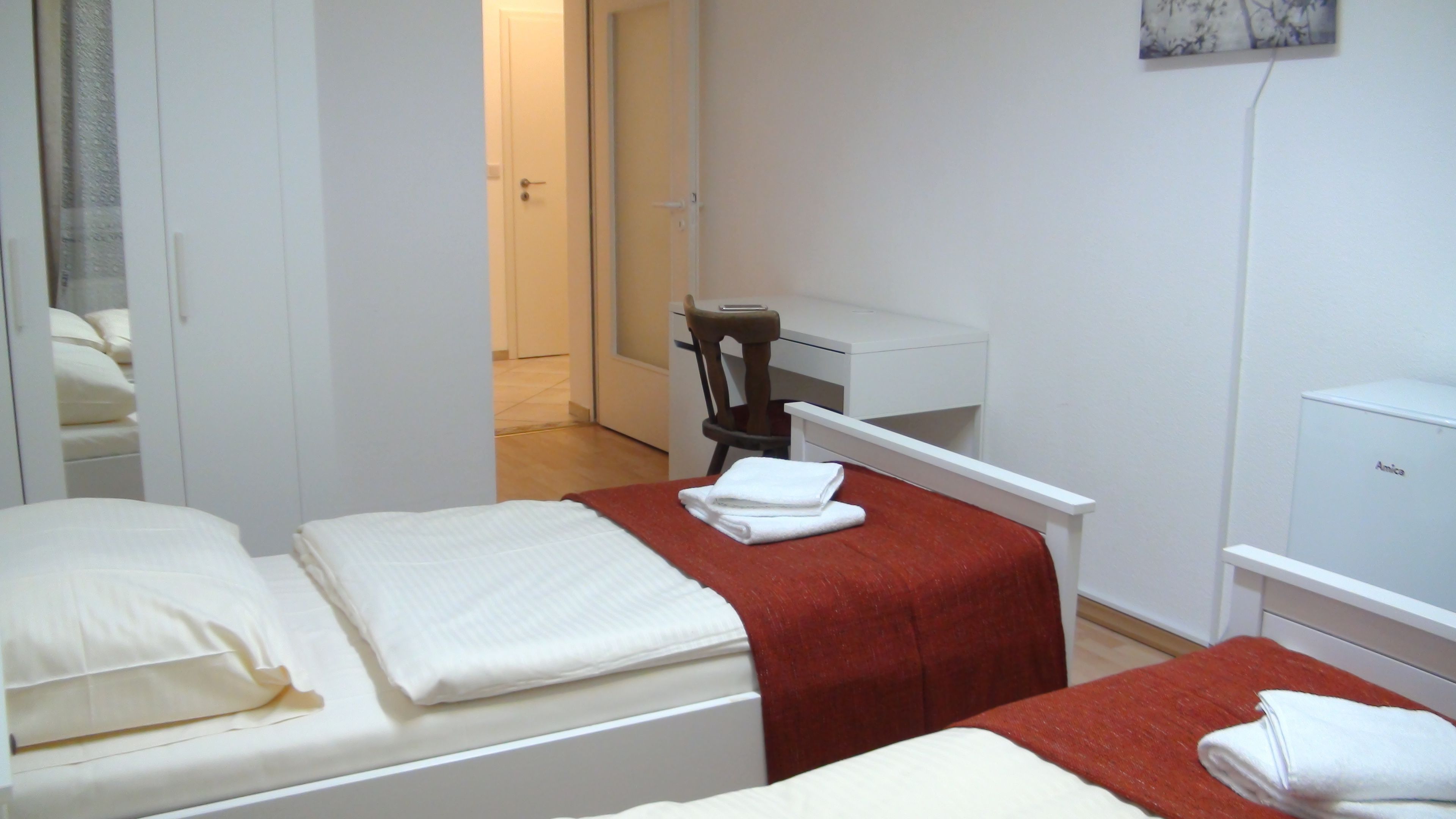 Căn hộ, 2 phòng ngủ | Phòng khách | TV màn hình phẳng 