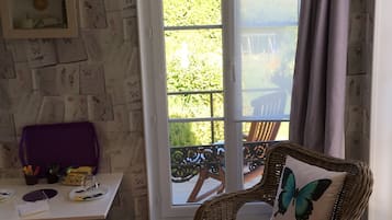 스튜디오, 앙스위트 (Le jardinet) | 1 개의 침실, 고급 침구, 각각 다른 스타일의 인테리어, 각각 다르게 가구 비치