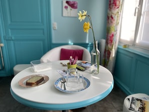 Appartement, salle de bain attenante (Le Citadville) | Literie de qualité, décor unique, ameublement unique