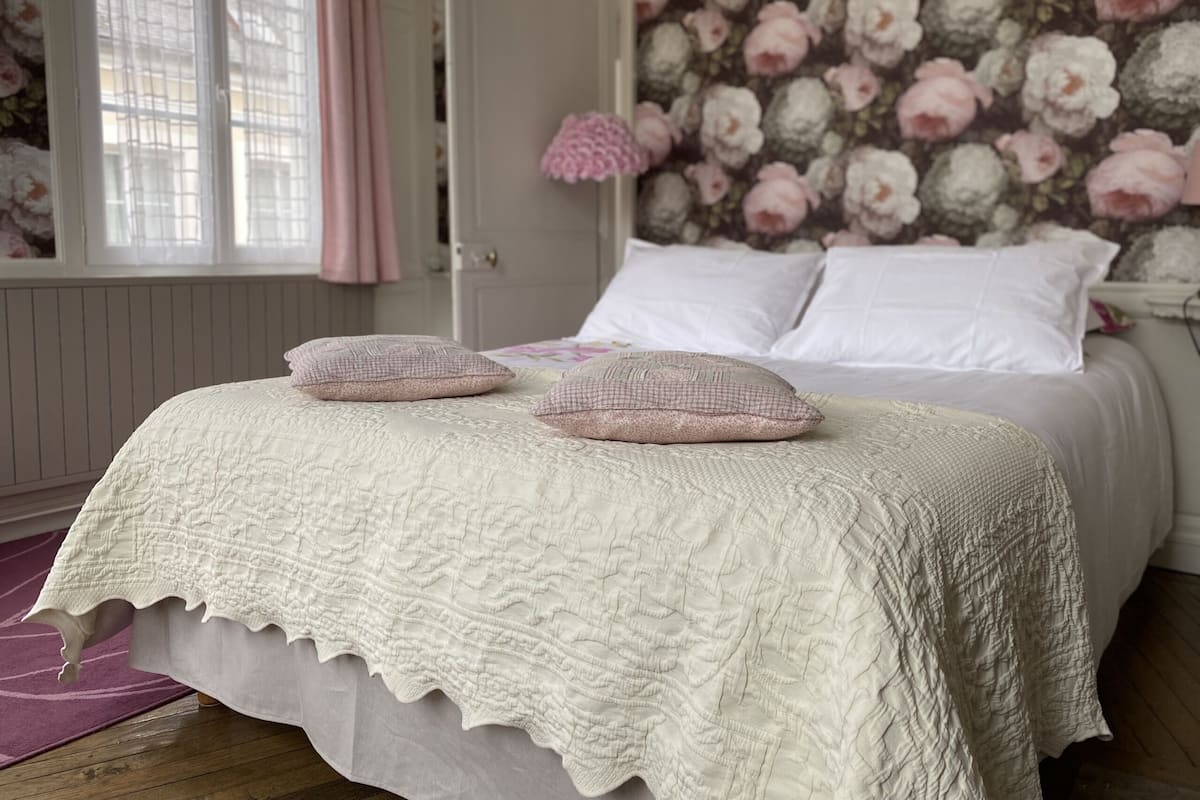 Apartment, Ensuite (Les deux ponts) | 1 bedroom, premium bedding, individually decorated