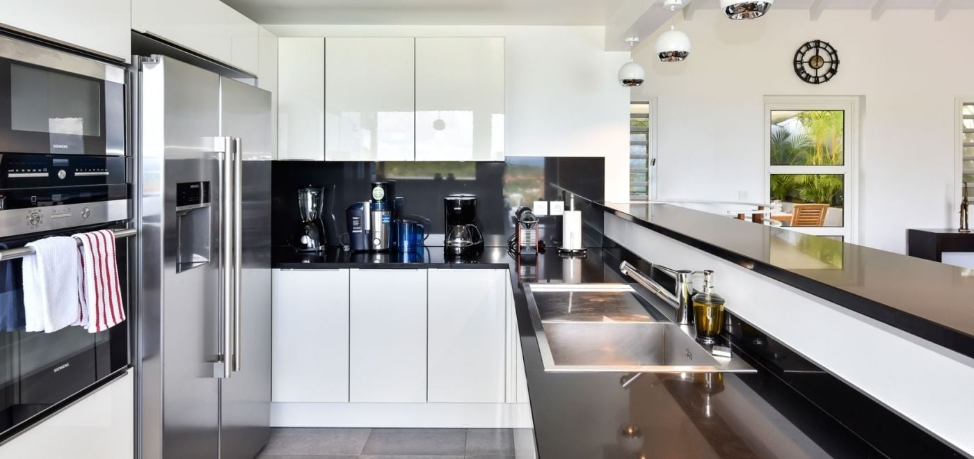 Stovetop, dishwasher, coffee/tea maker, cookware/dishes/utensils