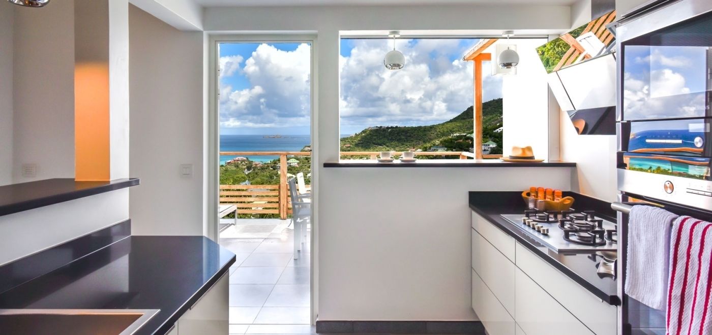 Stovetop, dishwasher, coffee/tea maker, cookware/dishes/utensils