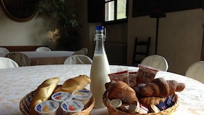 Unclassified image, 4 of 10, button - Agriturismo Corte Virgiliana (Borgo Virgilio)