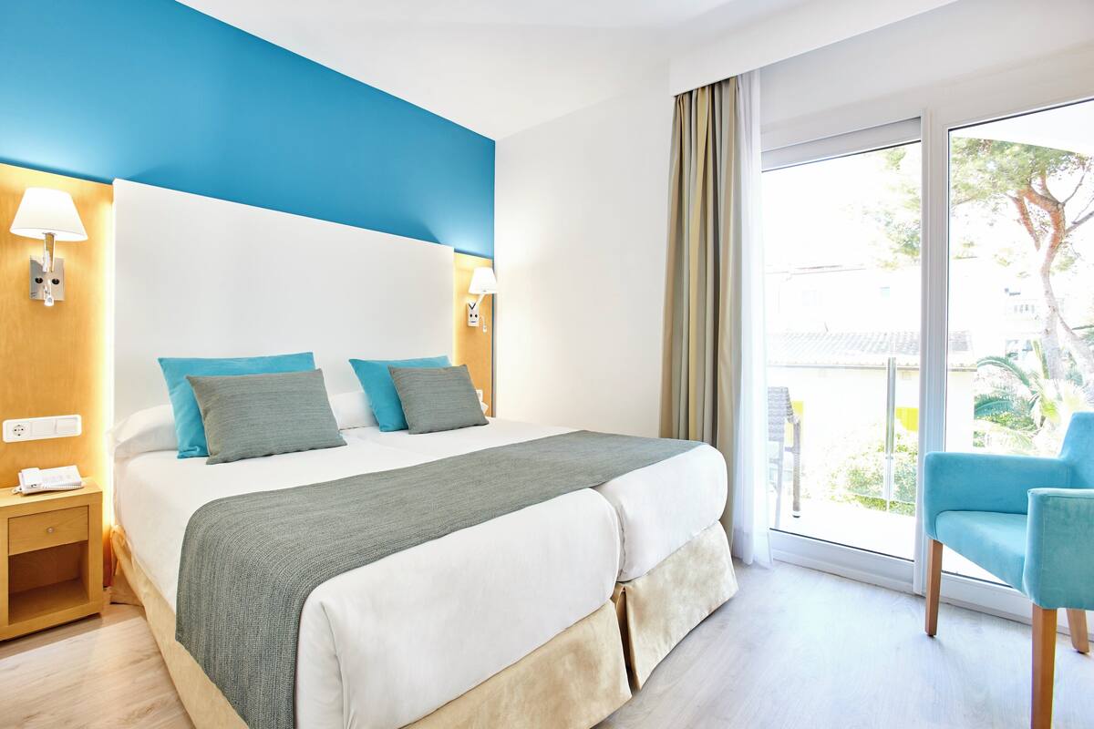 Escrivaninha, Wi-Fi de cortesia, roupa de cama