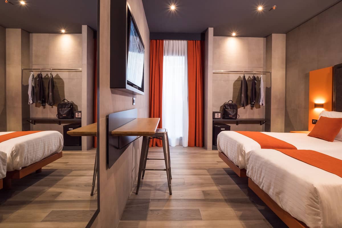 Standard Twin Room | 1 bedroom, down duvets, minibar, in-room safe