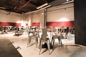 Frukostbuffé varje dag (EUR 20 per person)
