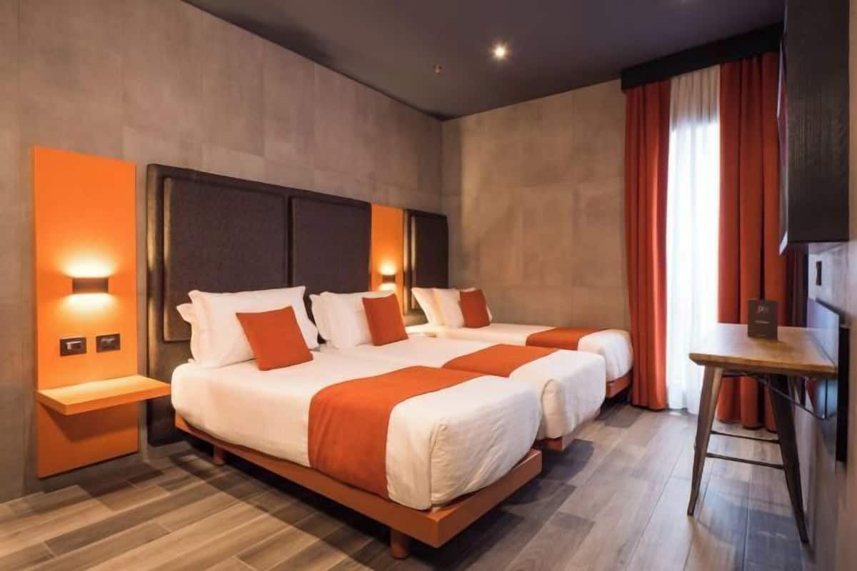 1 bedroom, down duvets, minibar, in-room safe