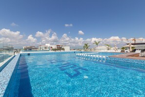 Rooftop pool - Solea by CocoBR (Playa del Carmen)