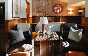 أغطية فراش متميزة وأسرّة بإسفنج يتكيف مع شكل الجسم