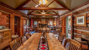 Desayuno completo incluido todos los días