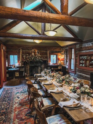 Indoor wedding - Highland Haven Creekside Inn (Evergreen)