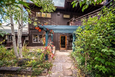 Highland Haven Creekside Inn