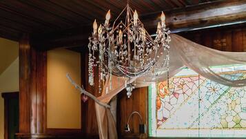 Luxury Tree House, Ensuite (TreeHouse, Non Pet-Friendly) | Premium bedding, memory foam beds, individually decorated