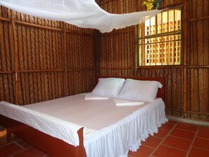 Desk, free WiFi, bed sheets - Phuong Thao Homestay (Long Ho)