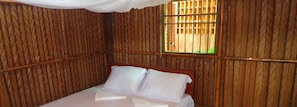 Kamar Double Standar | Meja kerja, Wi-Fi gratis, dan seprai linen