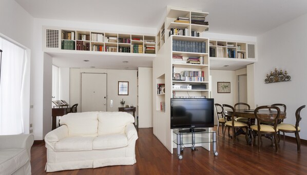 Appartement (2 Bedrooms) | Coin séjour | Télévision à écran plat