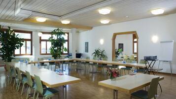 Meeting facility