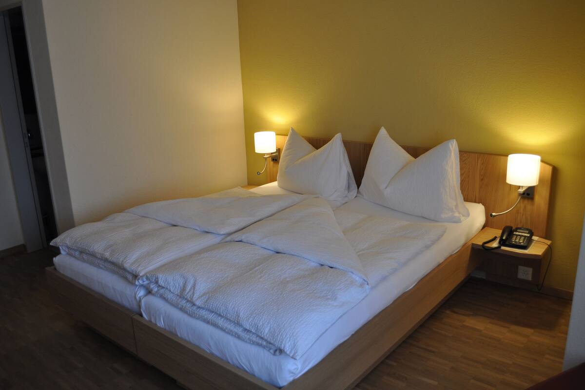 Desk, WiFi (free), bed sheets