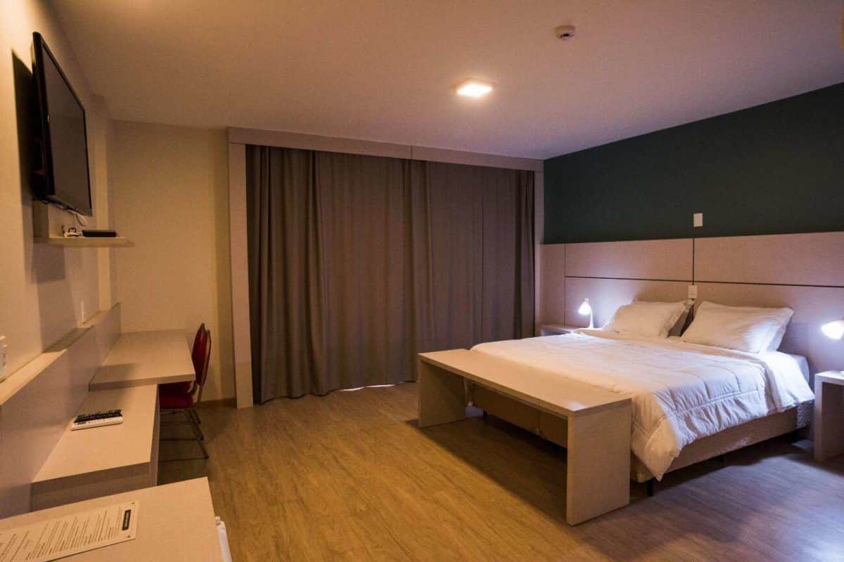 Minibar, blendingsgardiner, lydisolert og wi-fi (inkludert)