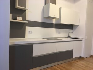 Appartement, 1 chambre | Cuisine privée | Grand réfrigérateur, plaque de cuisson, cafetière/bouilloire