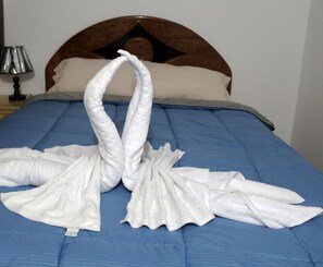 Traditional Double Room, Shared Bathroom, City View | Down comforters, iron/ironing board, free WiFi, bed sheets - Chaska Ñawy (Cusco)