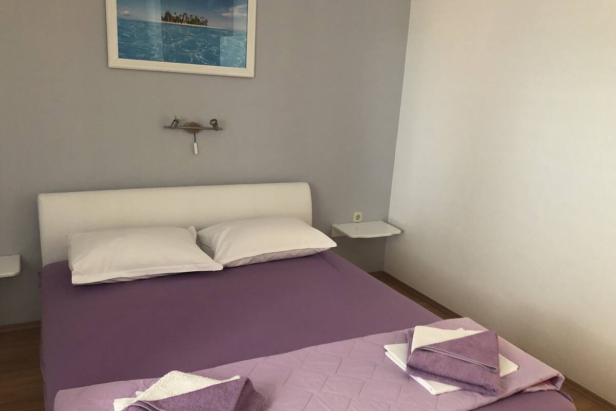 Apartamento, 1 quarto, sacada, vista para o mar (Nr.2) | Ferros/tábuas de passar roupa, Wi-Fi de cortesia, roupa de cama