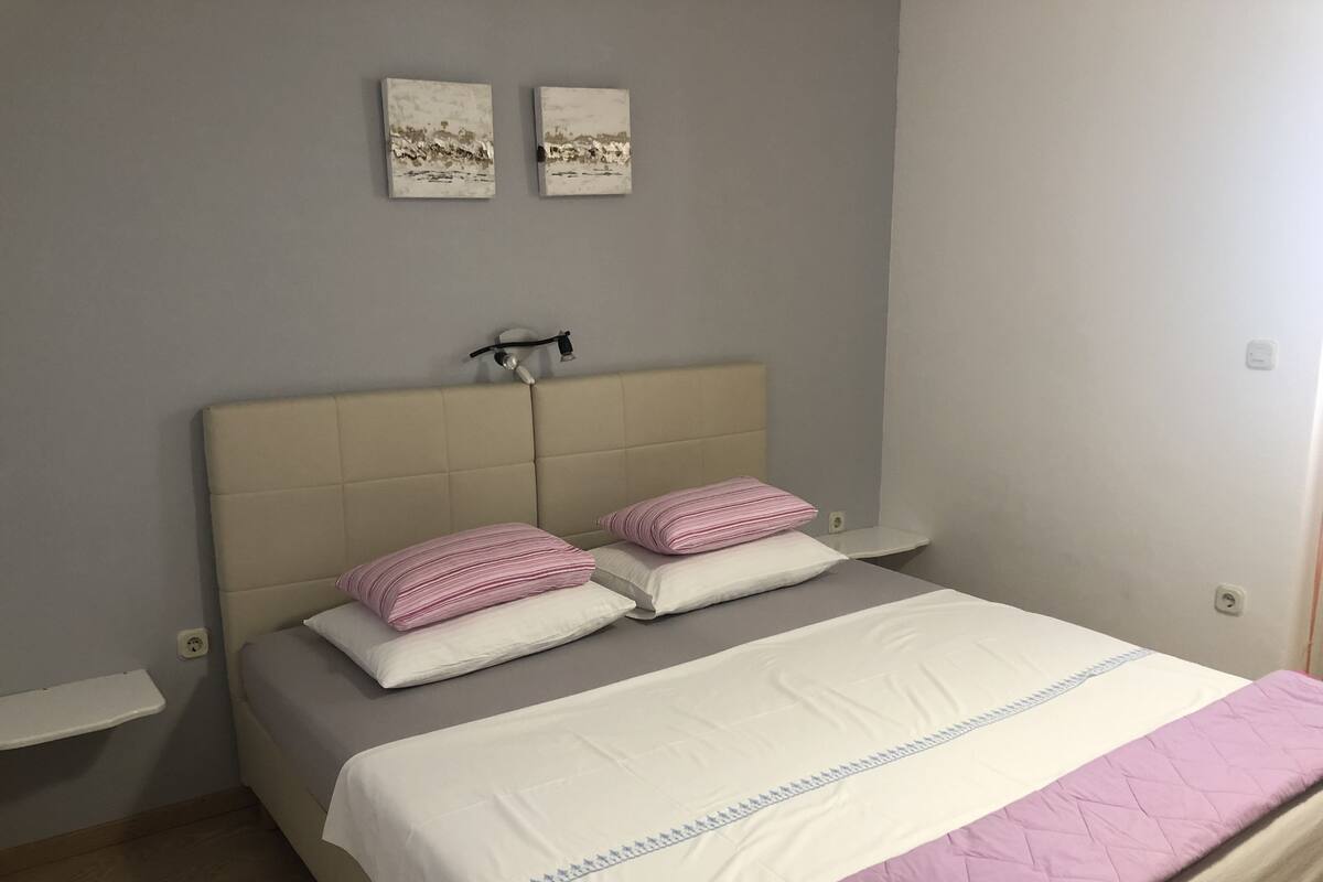 Apartamento, 1 quarto, terraço, vista para o mar (Nr.1) | Ferros/tábuas de passar roupa, Wi-Fi de cortesia, roupa de cama