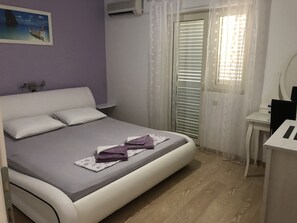 Departamento, 1 habitación, Terraza, vista parcial al mar (Nr.3) | Tabla de planchar con plancha, wifi gratis y ropa de cama 