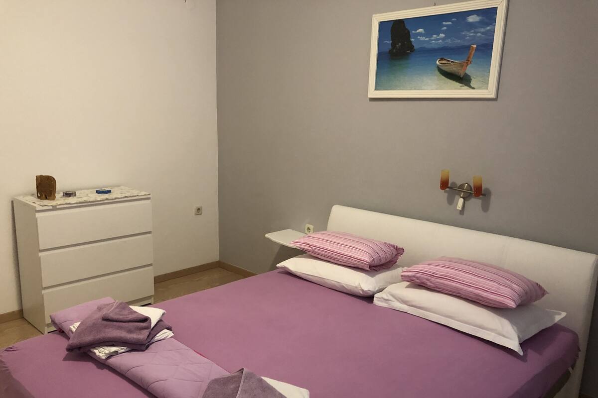 Apartamento, 1 quarto, terraço, vista parcial para o mar (Nr.4) | Ferros/tábuas de passar roupa, Wi-Fi de cortesia, roupa de cama