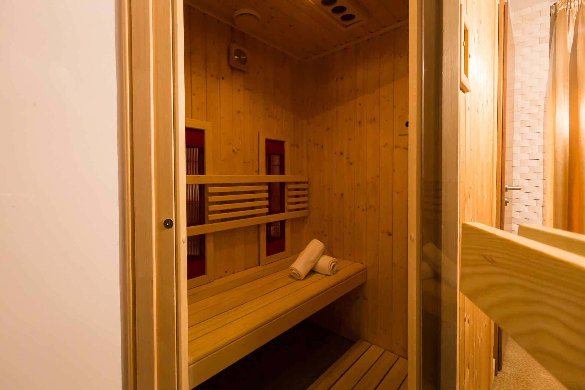 deluxe room | room amenity