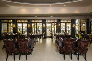 Restaurant - Duna Garden Hotel (Budapest)