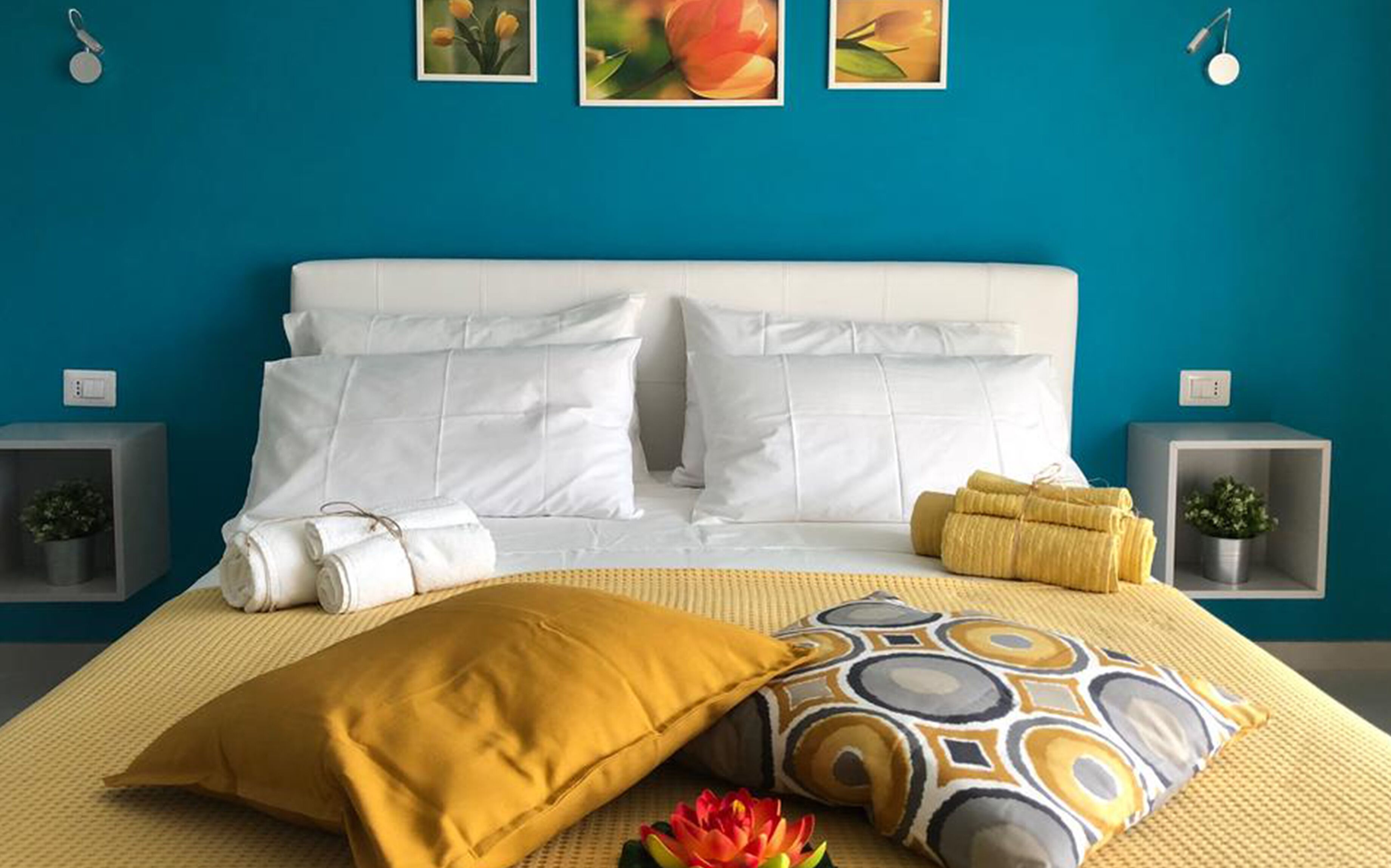 Deluxe Suite, Sea View | Desk, blackout curtains, soundproofing, free WiFi